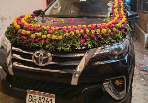 White Fortuner for Wedding in Karachi